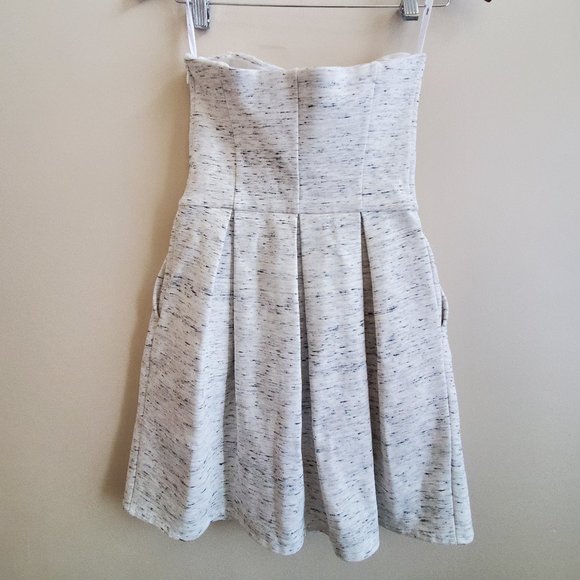 Aritzia Wilfred Harmonie Pleated Strapless Structured Mini Dress Size 6 - Picture 9 of 12